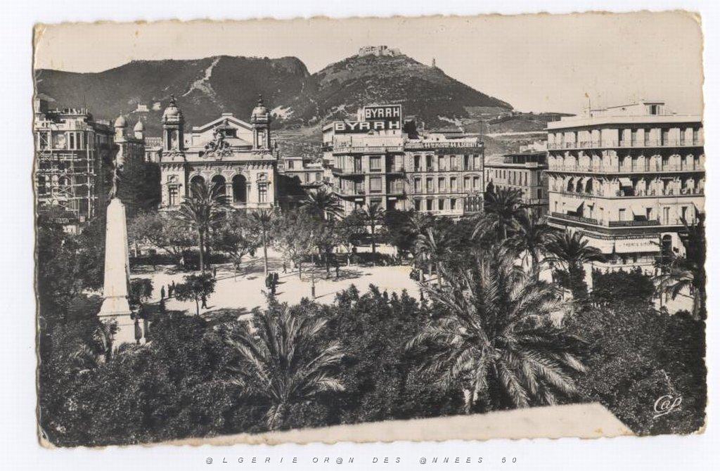 ORAN LA PLACE MARECHAL FOCH OU PLACE D ARMES.jpg